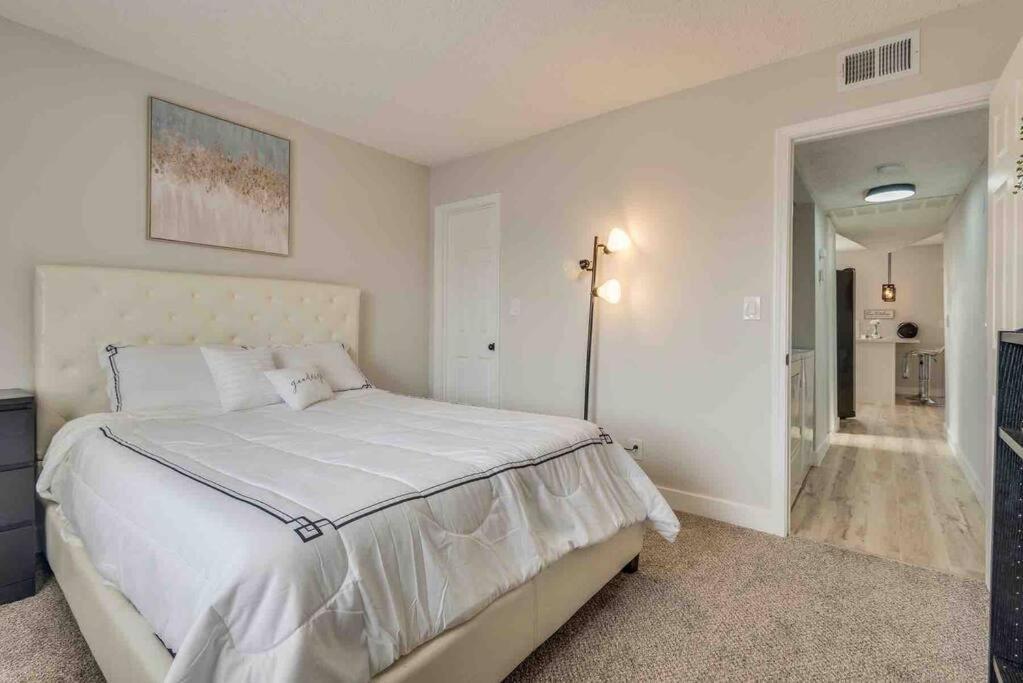 Cozy Home! 16 Min Away From Strip And Fremont 拉斯维加斯 外观 照片